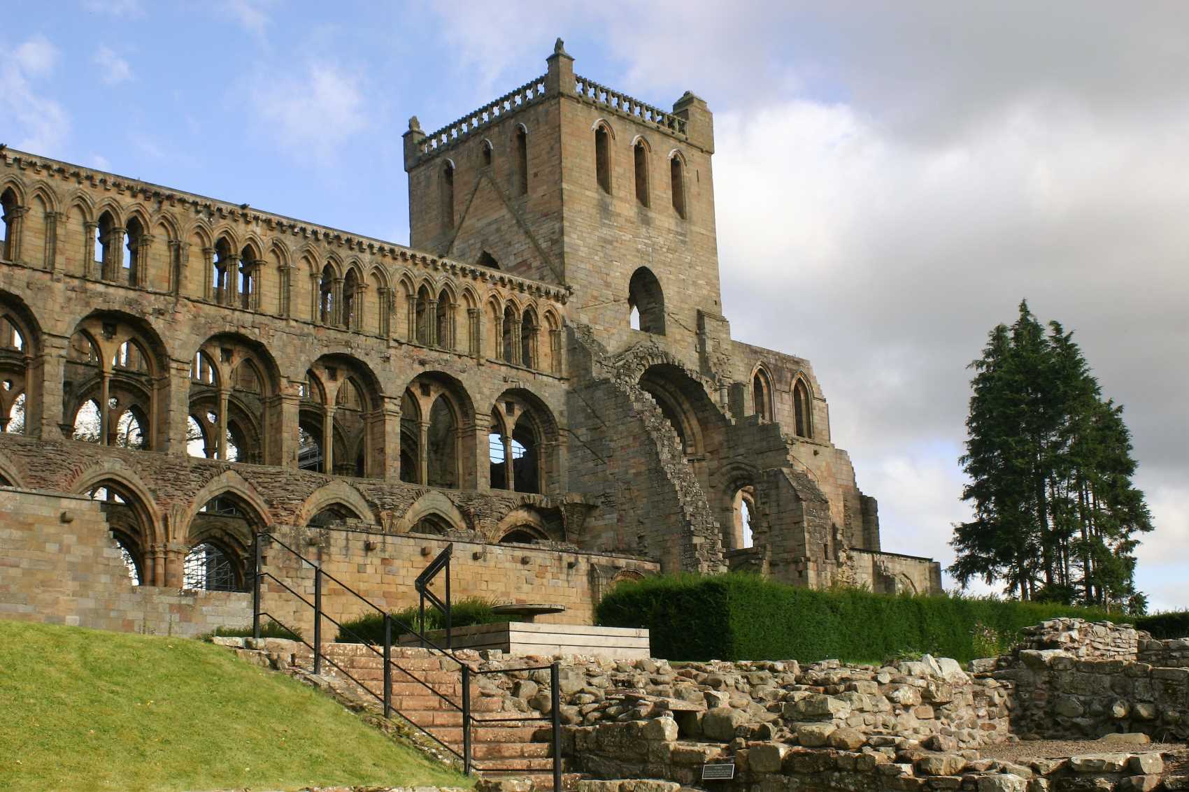 jedburgh abbey 