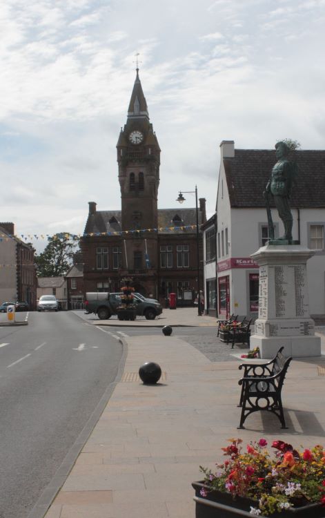 Annan townhall and War memorial