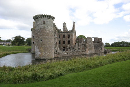caerlaverock castle