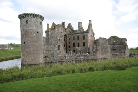 caerlaverock castle