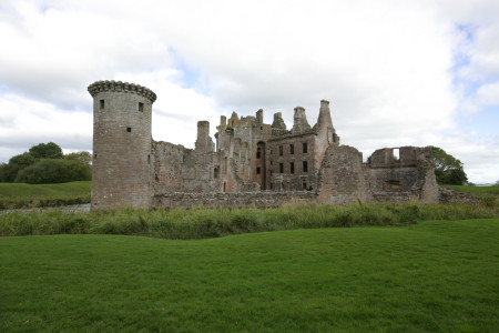 caerlaverock castle