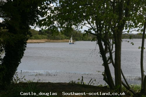 Carlingwark Loch Castle Dougla