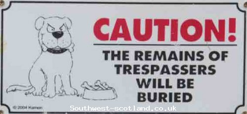 Warning sign  seen on gate