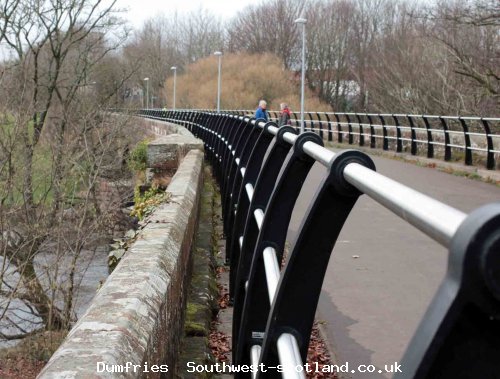 Maxwelltown path bridge