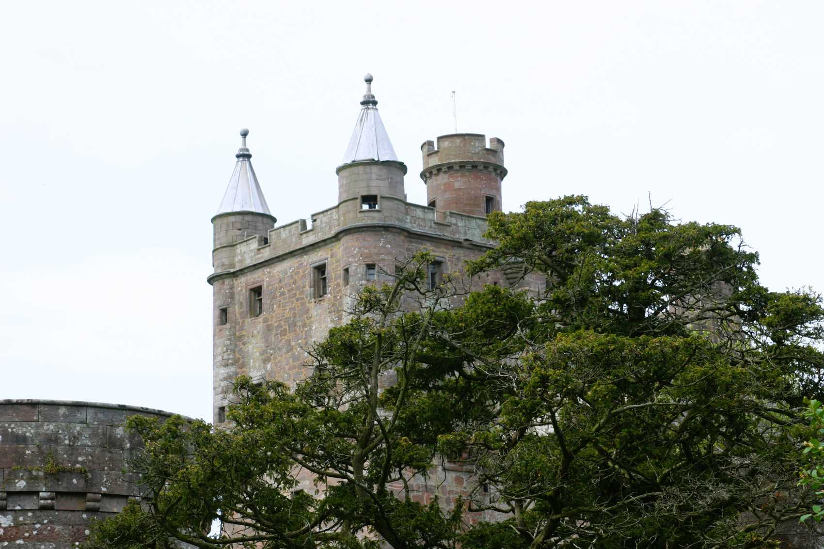 hoddom castle