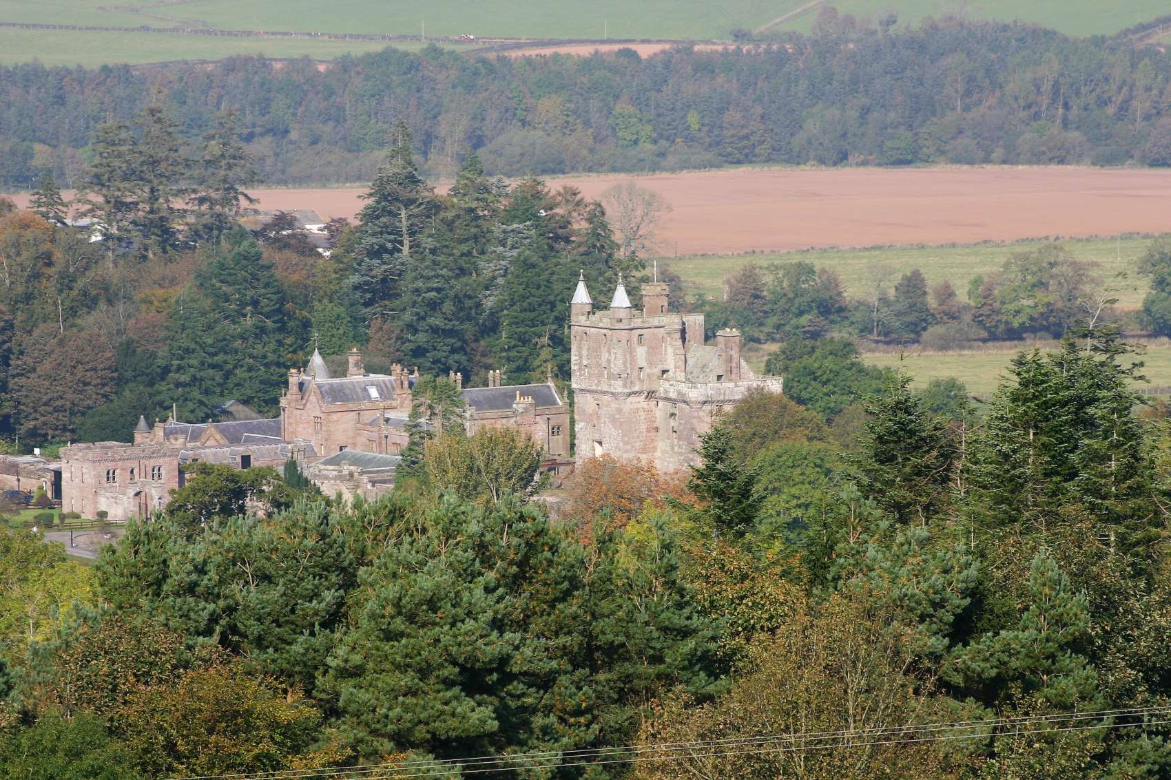 hoddom castle