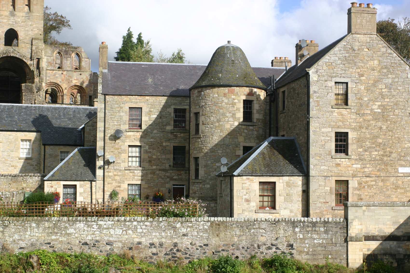 jedburgh abbey 