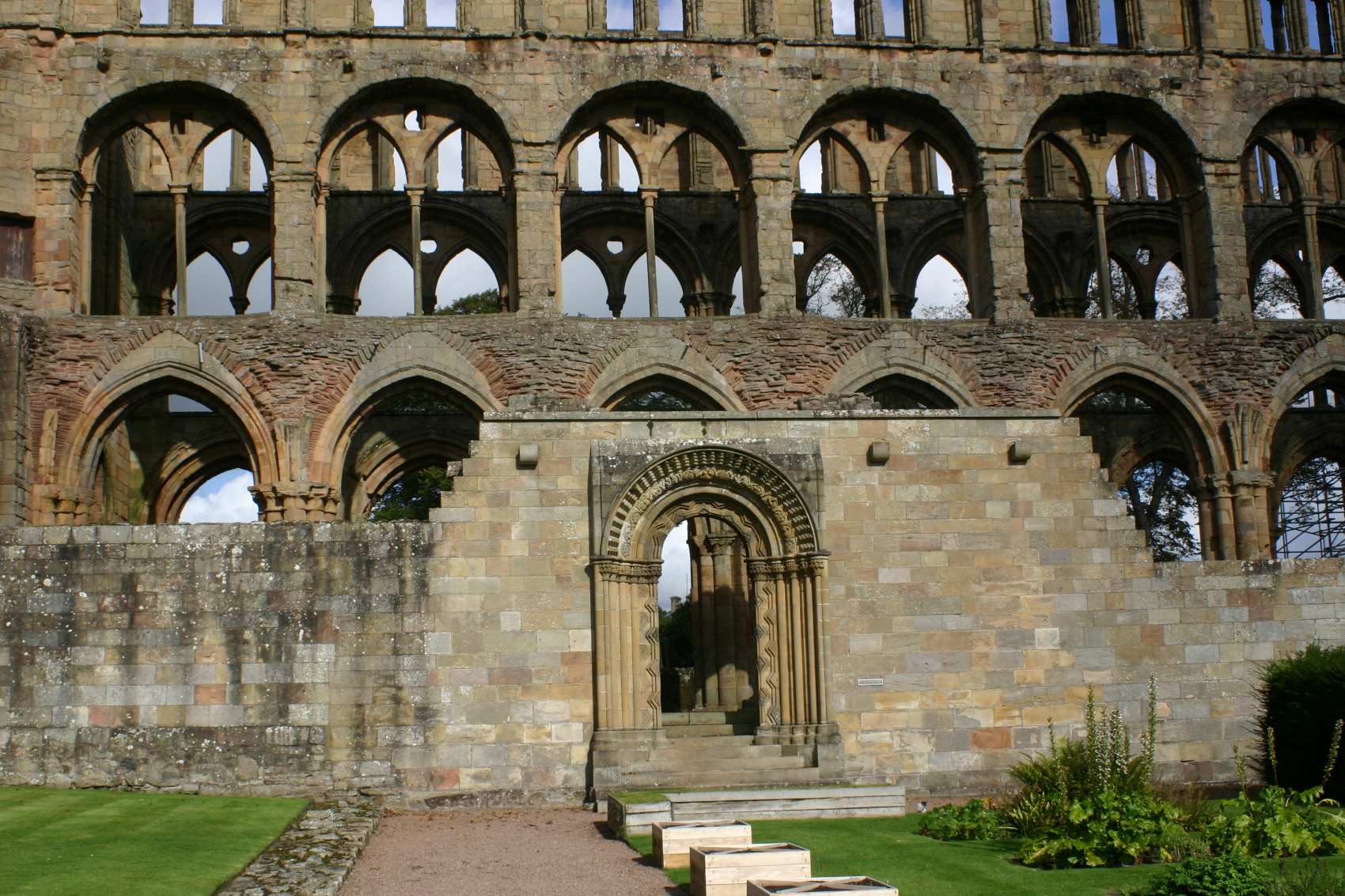jedburgh abbey 