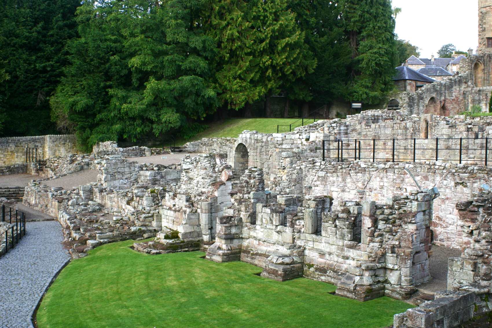 jedburgh abbey 