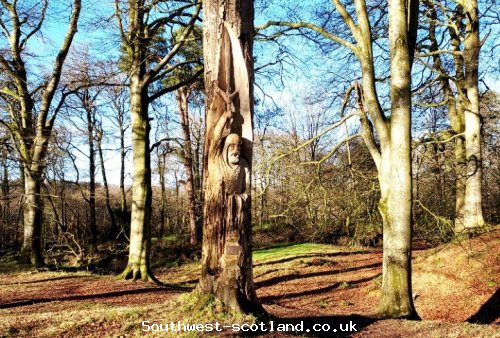 Wood carving at Lochmaben castle woods