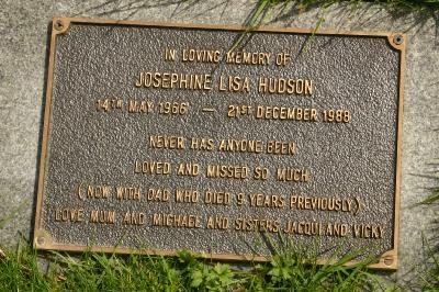 air disaster memorial garden